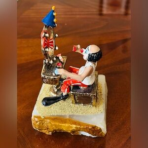 Ron Lee Clown “Jo Jo” Putting on the Makeup L-250